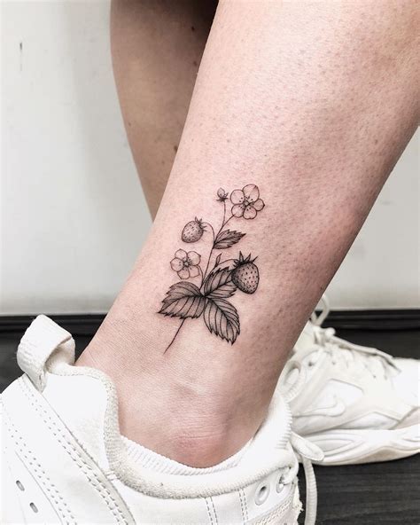 Strawberry for Isabel 🍓 | Strawberry tattoo, Tattoos, Fruit tattoo