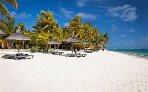 Le Morne Beach / Mauritius // World Beach Guide