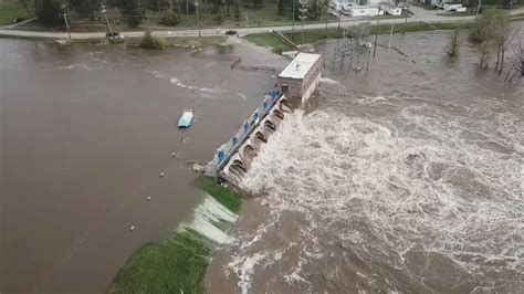 Thousands evacuated in Michigan as emergency declared after dams burst | US News | Sky News