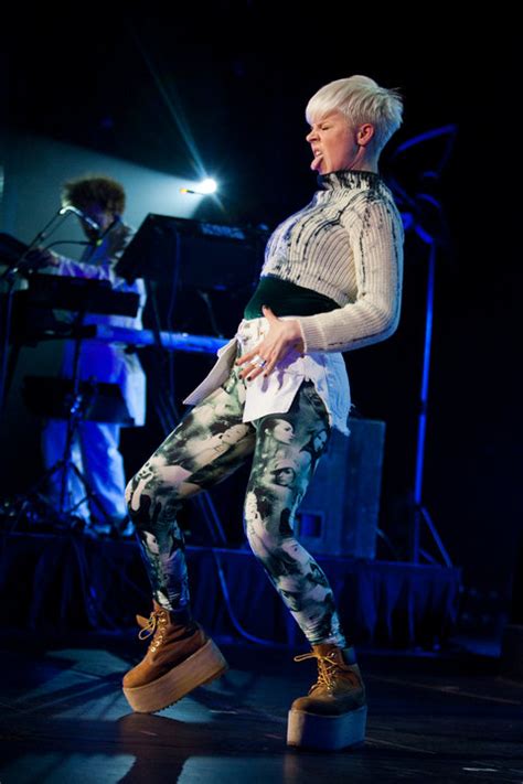 Robyn postpones tonight's performance @ the Riv