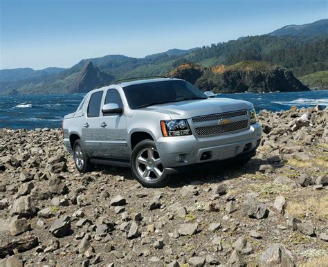 2013 Chevrolet Avalanche Black Diamond Edition | Top Speed