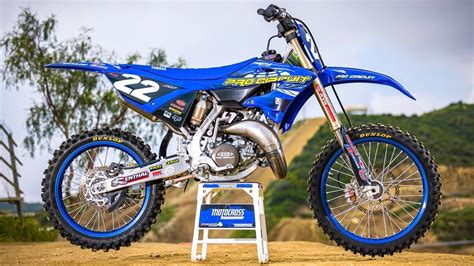 We Take a look at Professional Circuit's 2023 Yamaha YZ125 TWO-STROKE - BestMotoSport