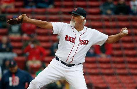 Former Red Sox pitcher Bill Lee 'wasn't breathing' after collapse, revived