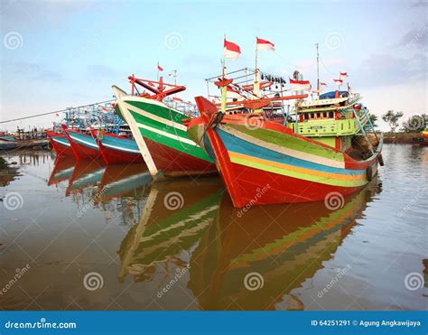 Indonesian Traditional Fishing Boat Editorial Photo - Image: 64251291