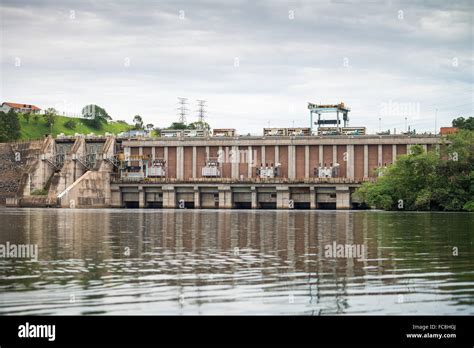 Dam bujagali falls jinja uganda hi-res stock photography and images - Alamy