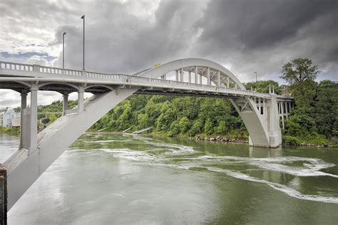 Oregon City Bridge Over Willamette River Photograph by Jit Lim | Fine Art America