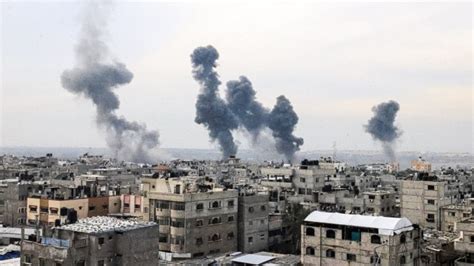 New airstrikes in Southern Gaza as humanitarian crisis deepens