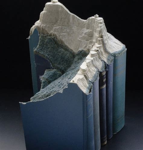 Razor Blog: Stunning Sculptures Made from old Books