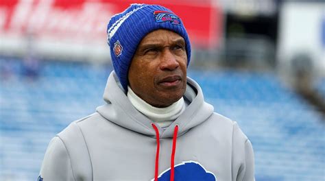 Bills defensive coordinator Leslie Frazier taking 2023 season off ...