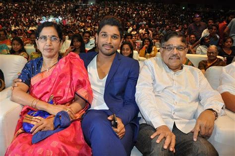 Allu Arjun Family, Father Name, Wife, Son Pictures, Age