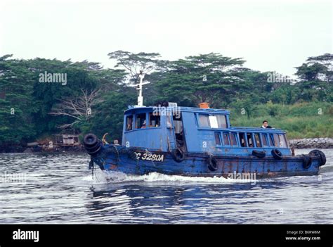 ferry pulau ubin singapore Stock Photo - Alamy