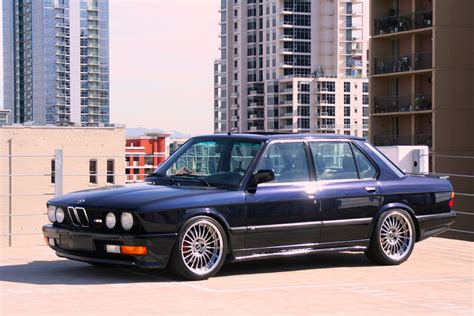 anyone have a pic of e28 with 225/45/17 tires on 17x 8 rims • MyE28.com