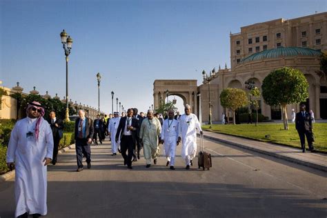 US Executives Are Flocking to Saudi Davos in the Desert - The New York ...