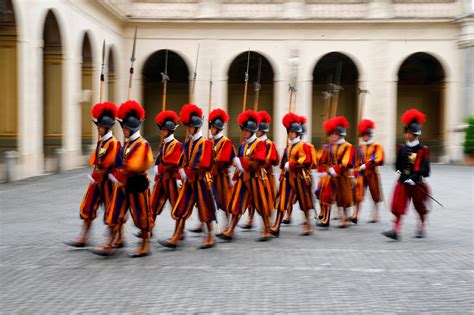 Vatican preparing for possibility of women Swiss Guards | Reuters