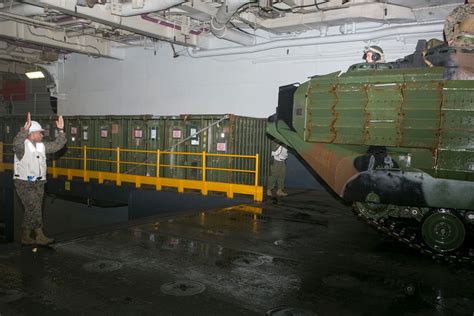 DVIDS - Images - Amphibious Assault Vehicle [Image 6 of 9]