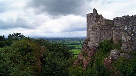 Beeston Castle, Sandstone Trail and Shropshire Union Canal (including map, GPS files and statistics)