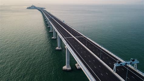 World's longest sea bridge connects Hong Kong, China and Macau