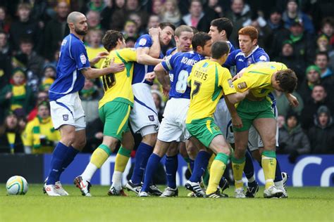 Norwich+City+v+Ipswich+Town+npower+Championship+SDTdnBUdmmcl - Littlegate Publishing