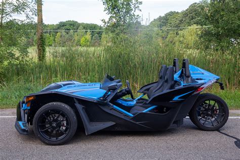 The Polaris Slingshot R is a 3-wheel pocket rocket begging for electrification