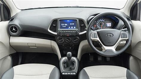 Hyundai Santro 360° View - CarWale