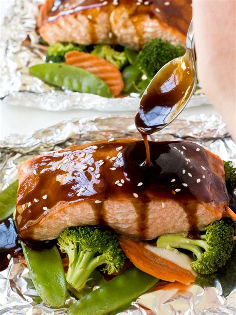 Hoisin Glazed Salmon and Veggies in Foil - Chef Savvy