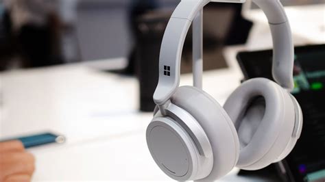 Microsoft Surface Headphones hands-on: noise-cancelling and Cortana ...