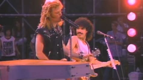 The Story Behind "I Can't Go For That (No Can Do)" by Hall And Oates