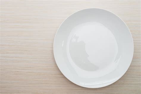 Empty white plate 2193544 Stock Photo at Vecteezy