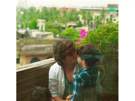 Endearing pictures of Hrithik Roshan with his sons | Filmfare.com