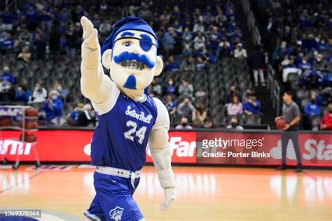 Seton Hall Mascot Photos and Premium High Res Pictures - Getty Images