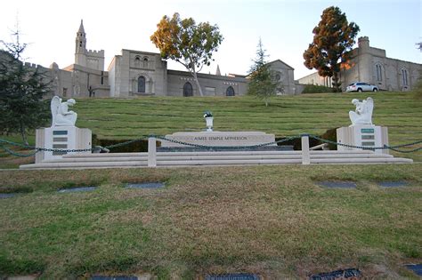 File:Aimee Semple McPherson grave at Forest Lawn Cemetery in Glendale, California.JPG ...