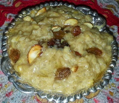 Aruna's Kitchen: Sweet Pongal - Bellam Pongali - Vellam Pongal Recipe