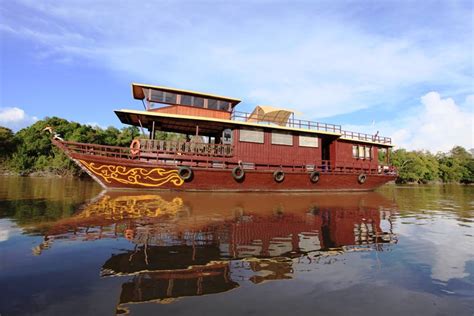 Jungle River Cruise and Longhouse Stay | Planetwildlife: Nature, Adventure, Offbeat & Luxury Travel