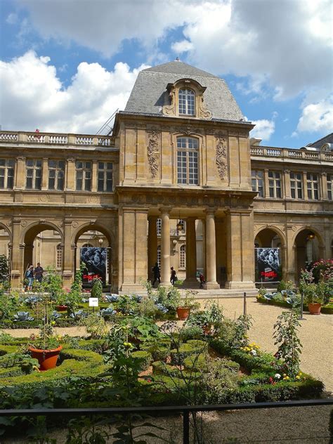 Visiting the Musée Carnavalet... very nice! The Carnavalet Museum in Paris is dedicated to the ...