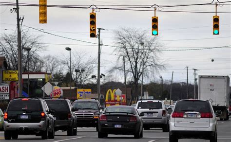 New flashing yellow left-turn signals meant to increase safety and traffic flow confuse some ...