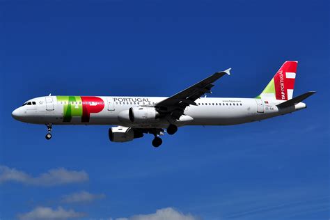 File:Airbus A321-211 - TAP Portugal (CS-TJE).JPG - Wikimedia Commons