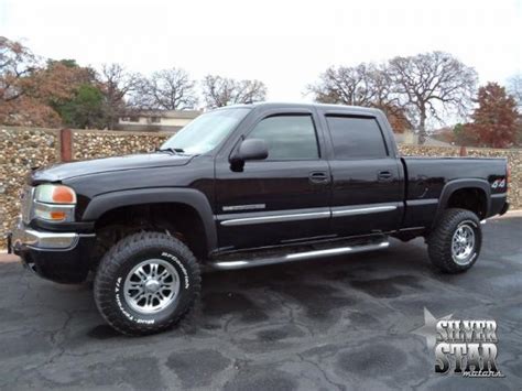 2004 GMC Sierra 2500HD - Information and photos - MOMENTcar