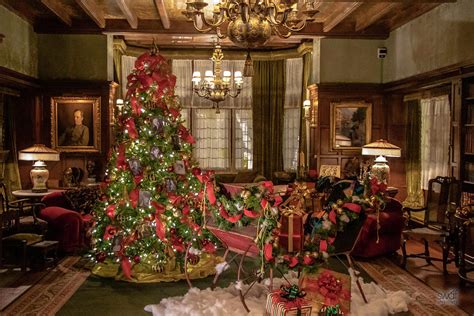 Nostalgic Christmas - Stan Hywet Hall Photograph by SWDF Photography ...