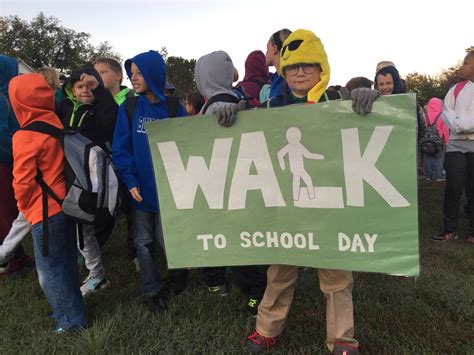 Guthrie students walk to school to celebrate Walk to School Day – Guthrie News Page