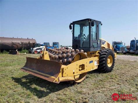 2009 CAT CP56 Vibratory Soil Compactor - Adam Marshall Land & Auction, LLC