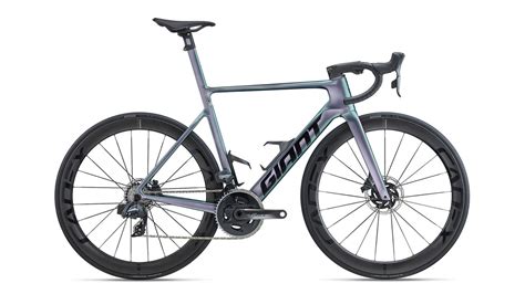 The new 2023 Giant Propel aims to be the ultimate full-aero all-rounde ...