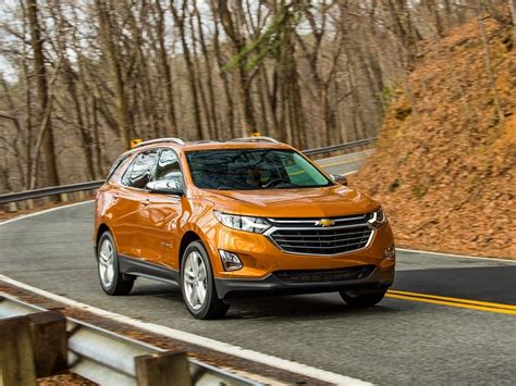 2019 Chevrolet Equinox vs. 2019 Ford Edge Comparison - Kelley Blue Book