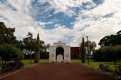 War Memorial Cannington - Cannington - TracesOfWar.com