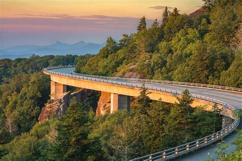 The 5 Best Scenic Drives for a Valentine’s Day Road Trip - RV.com