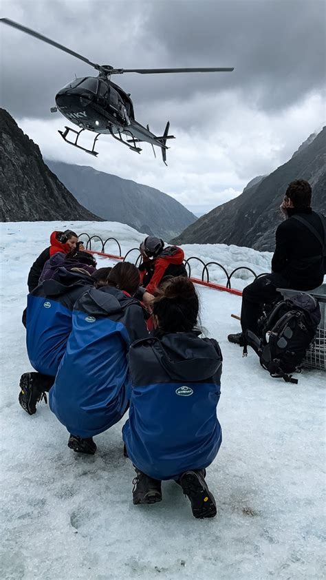 Heli Hike Fox Glacier or Heli Hike Franz Josef Glacier? Everything You Need to Know - MVMT Blog