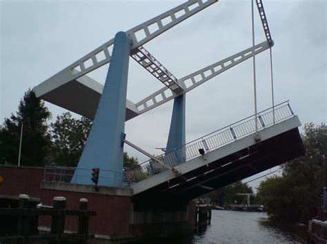 A typical bascule bridge. | HIVE