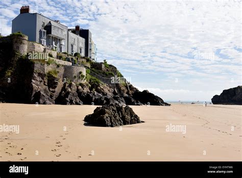 SEASCAPE Tenby Wales Hotels overlooking Castle beach with rocks in ...