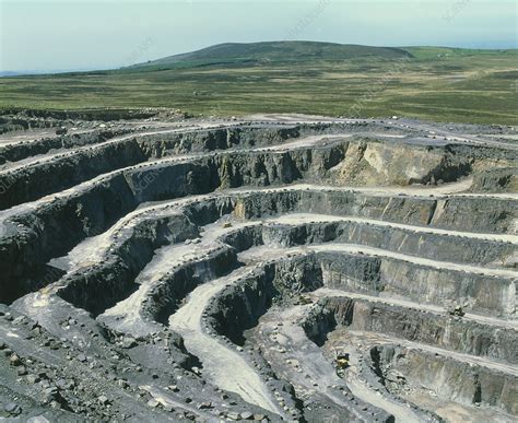 Penrhyn slate quarry showing terraces, Wales - Stock Image - T850/0057 - Science Photo Library