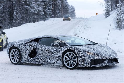 2024 Lamborghini Aventador Successor Caught Playing in the Snow, Could Pack 1,000 HP - autoevolution