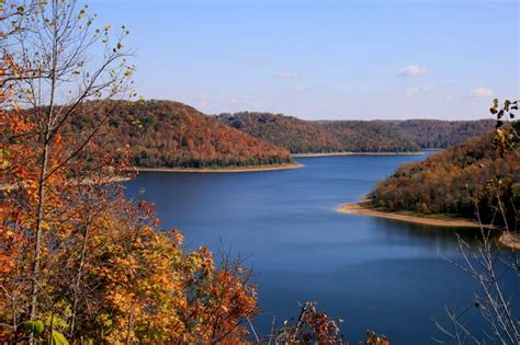 Center Hill Lake, Tennessee beautiful fall leaves. | Summer travel ...